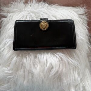 Black Gucci Patent Leather Women's Wallet with Gold Emblem